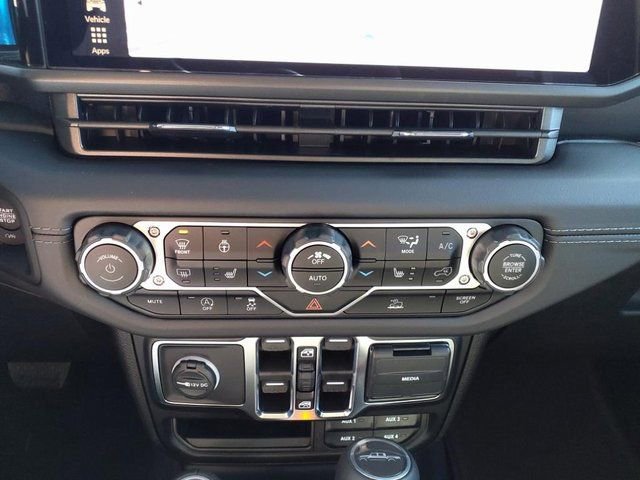 New 2025 Jeep Gladiator Sport w/ Premium Package AWD/4WD image 15