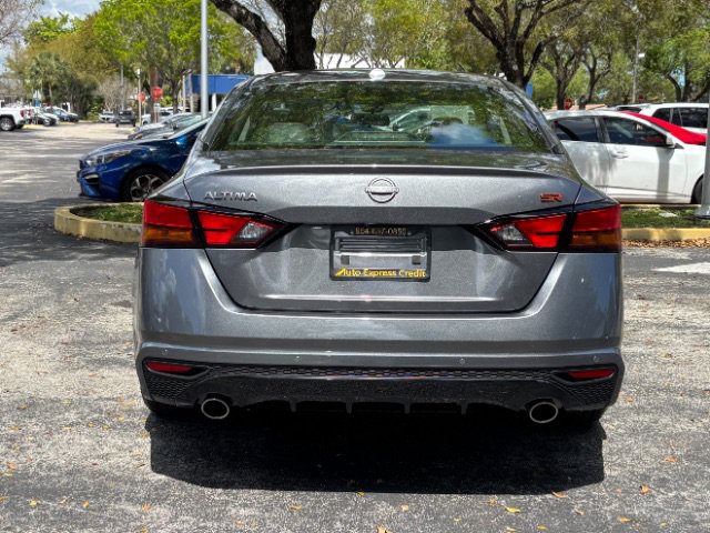 Used 2024 Nissan Altima 2.5 SR w/ SR Premium Package FWD image 6