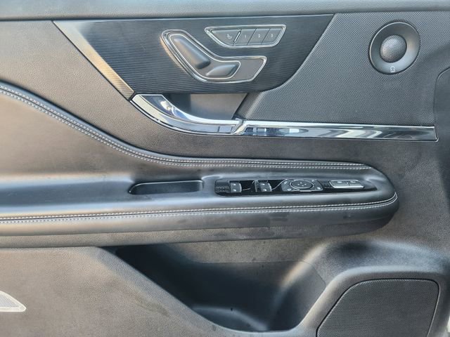 Used 2022 Lincoln Corsair Reserve w/ Equipment Group 201A image 17