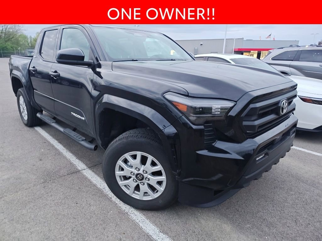 Used 2025 Toyota Tacoma SR5 image 3