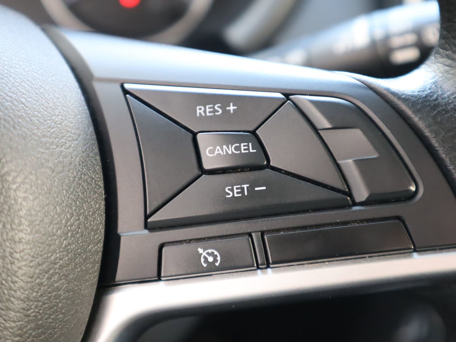 Used 2022 Nissan Kicks S image 34