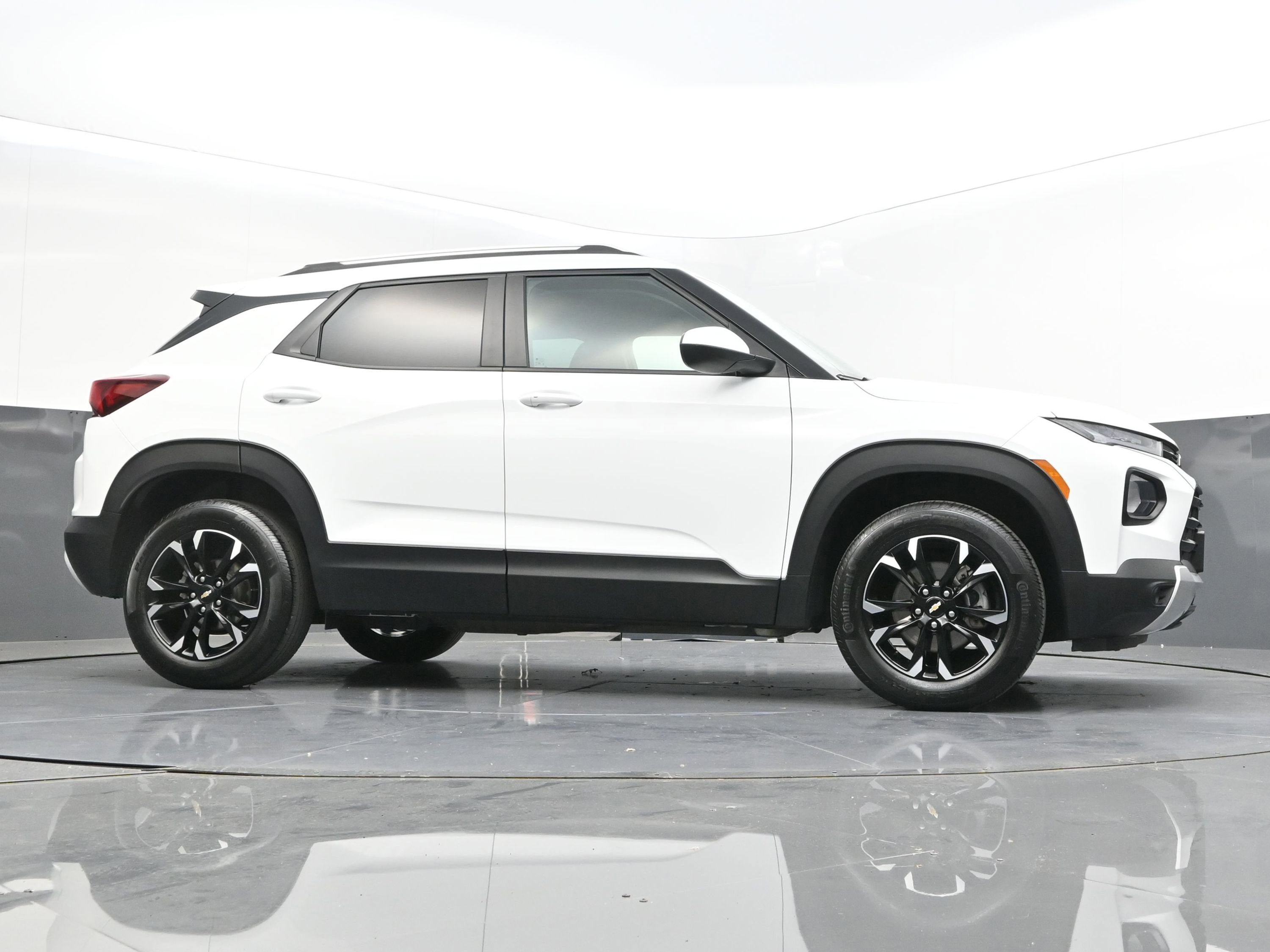 Certified 2023 Chevrolet TrailBlazer LT w/ Convenience Package AWD/4WD image 42