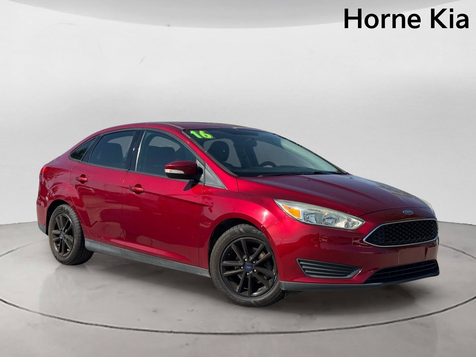 Used 2016 Ford Focus SE FWD image 2