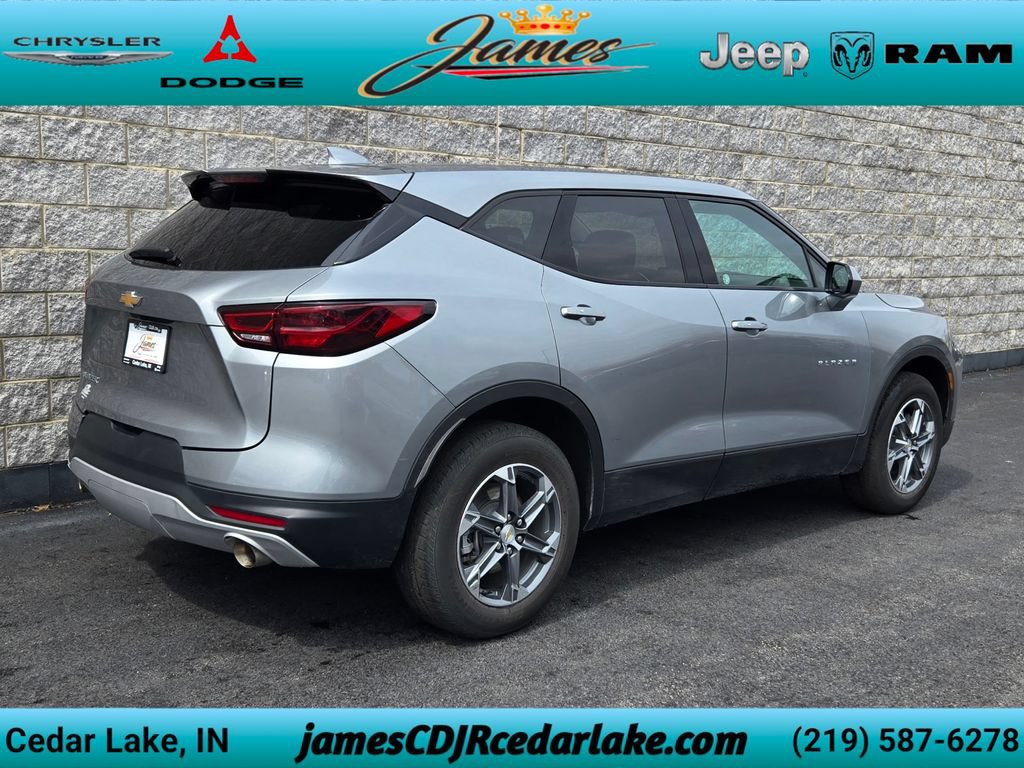 Used 2025 Chevrolet Blazer LT FWD image 5