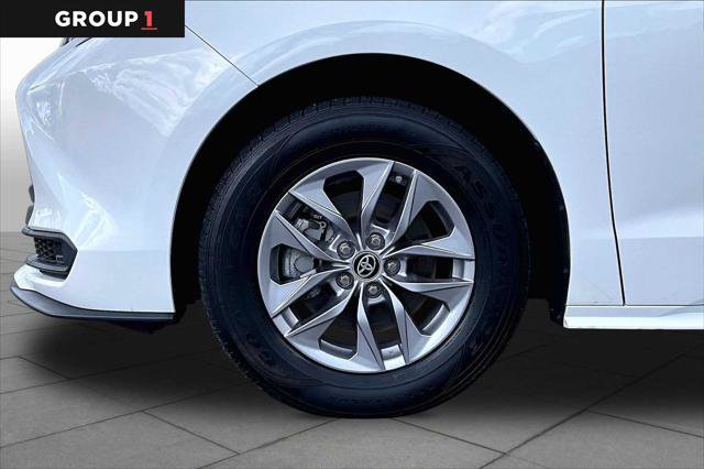 Certified 2023 Toyota Sienna LE FWD image 11