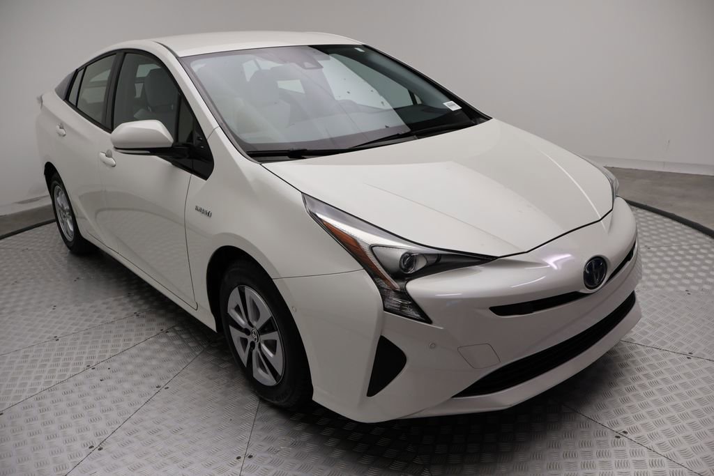 Used 2018 Toyota Prius Four FWD image 6