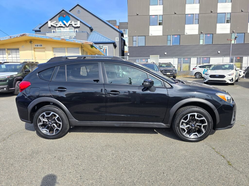 Used 2017 Subaru Crosstrek 2.0i Limited AWD/4WD image 2