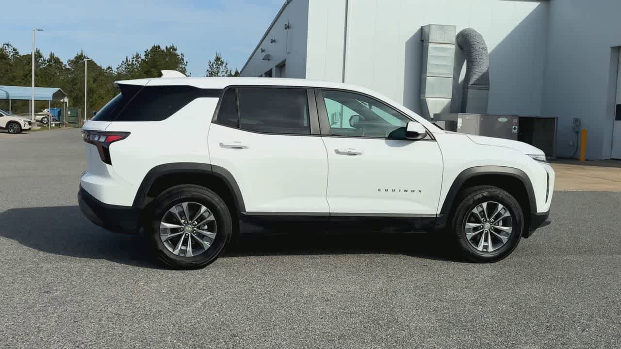 Used 2025 Chevrolet Equinox LT FWD image 9
