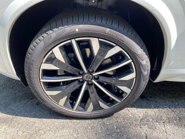 New 2026 Volvo XC90 B6 Plus w/ Protection Package Premier AWD/4WD image 9