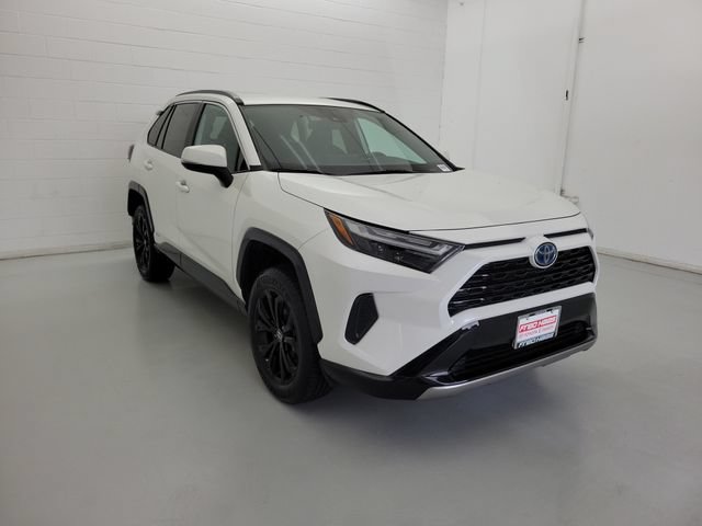 Used 2022 Toyota RAV4 SE AWD/4WD image 4