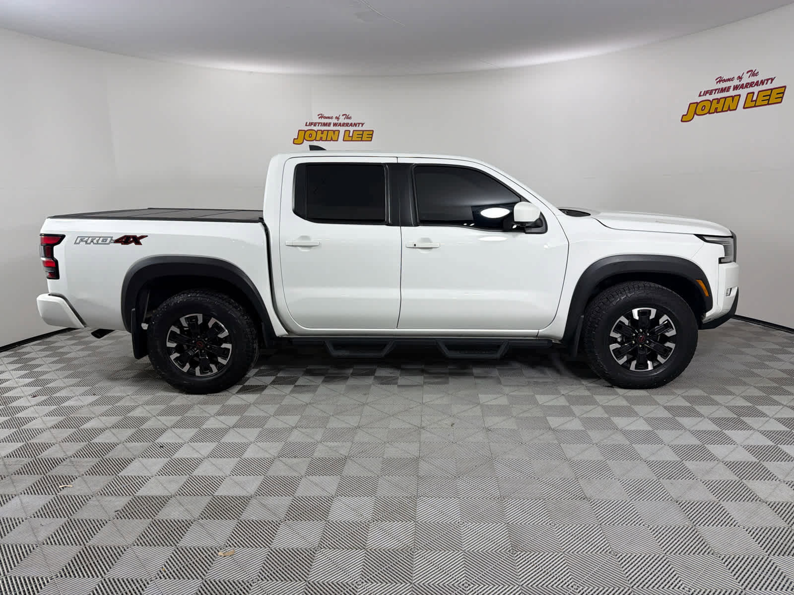 Used 2023 Nissan Frontier PRO-4X w/ Pro Convenience Package image 6