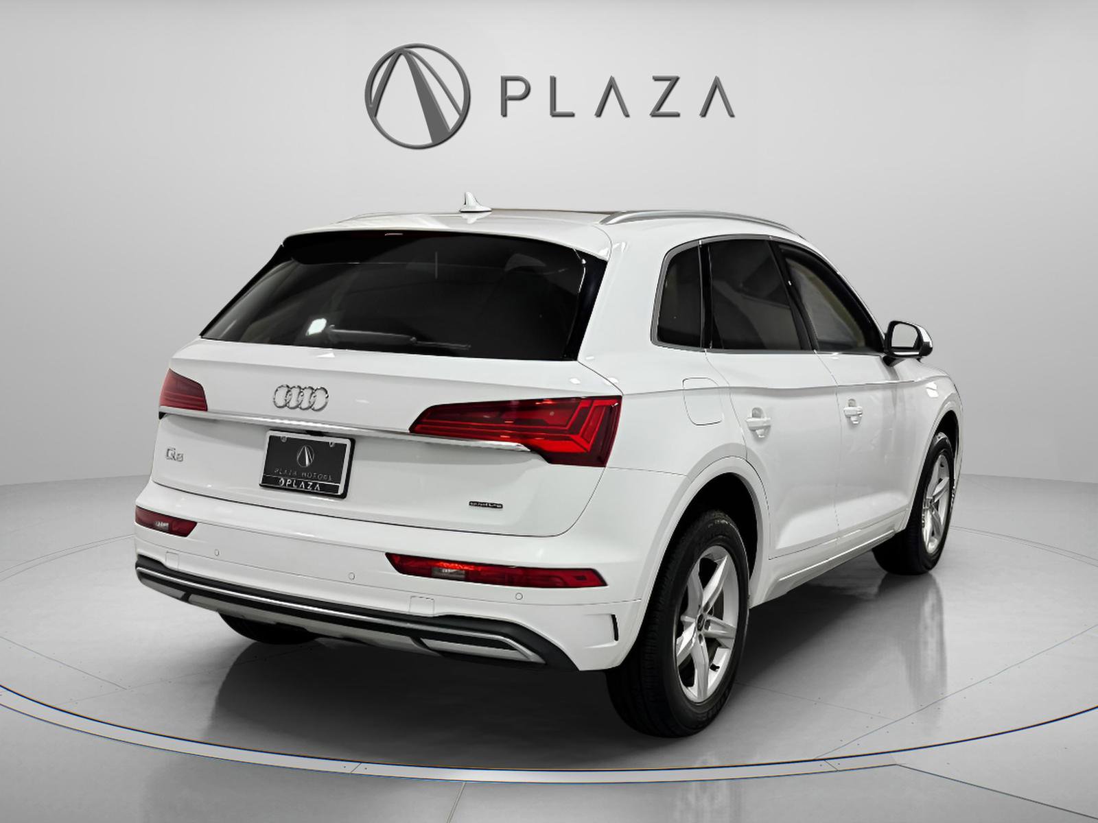 Used 2023 Audi Q5 2.0T Premium w/ Convenience Package image 5