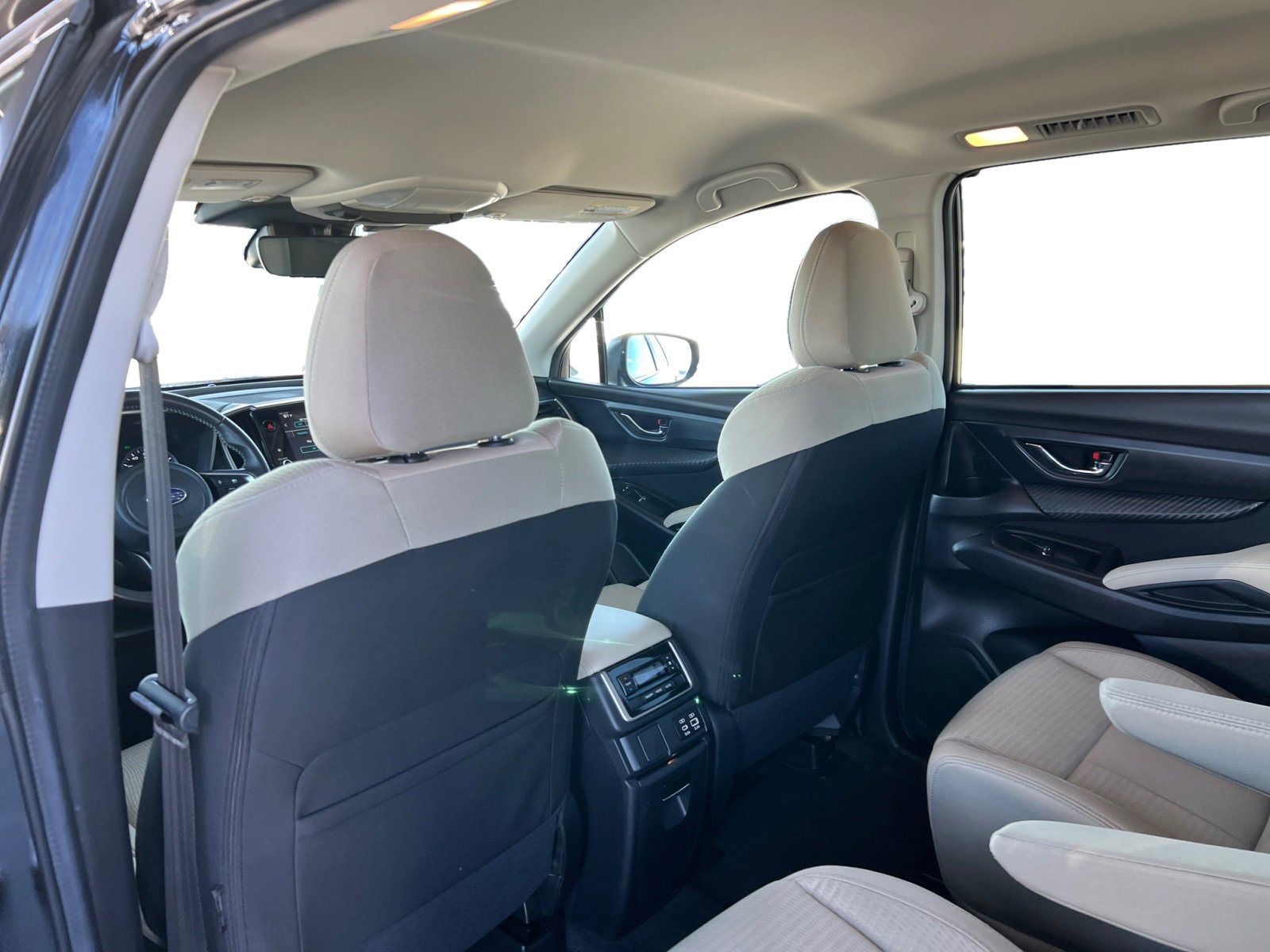 Used 2024 Subaru Ascent Premium w/ Convenience Package image 11