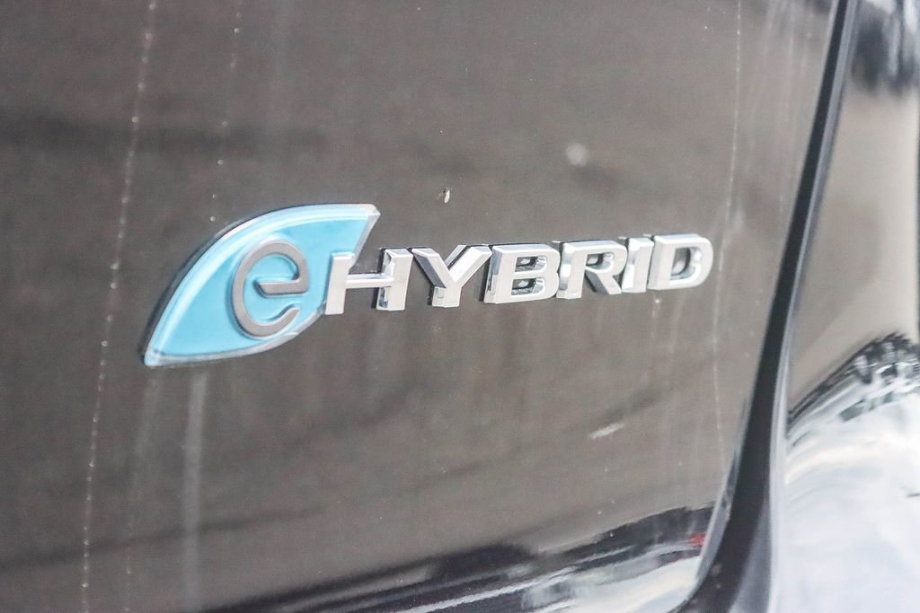 Used 2024 Chrysler Pacifica Select image 11