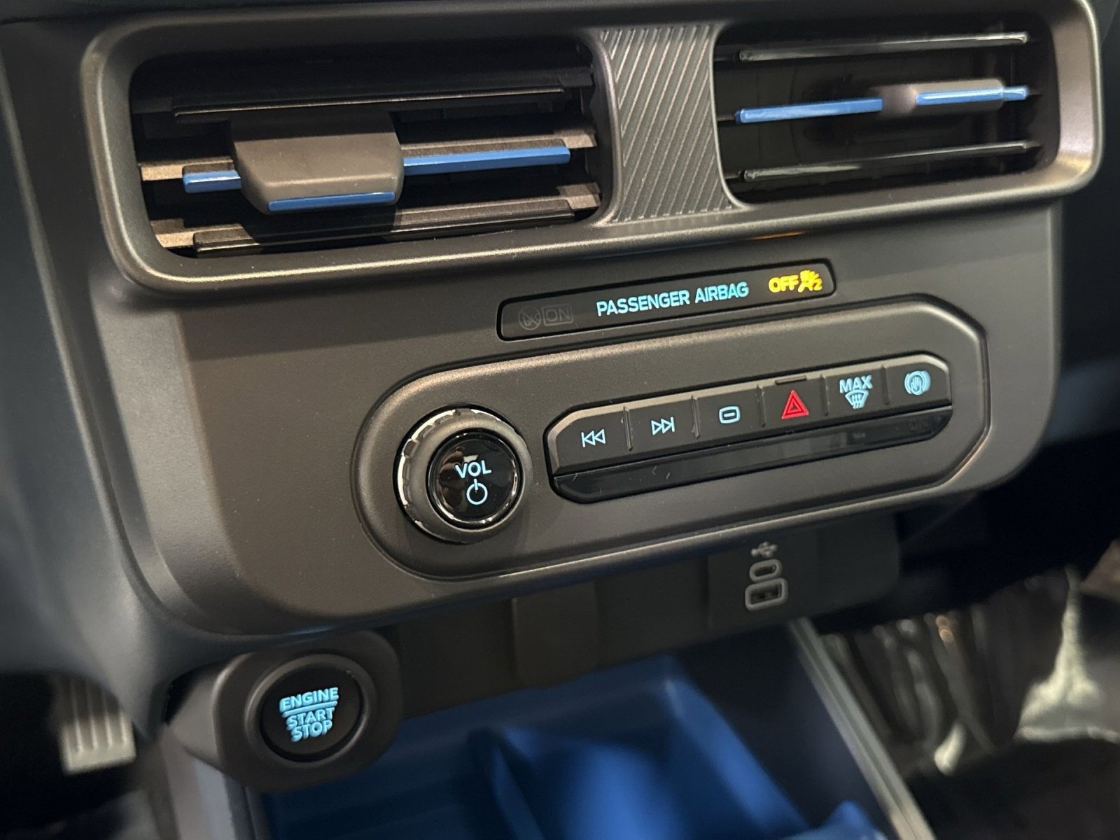 Used 2025 Ford Maverick XLT w/ XLT Luxury Package AWD/4WD image 25