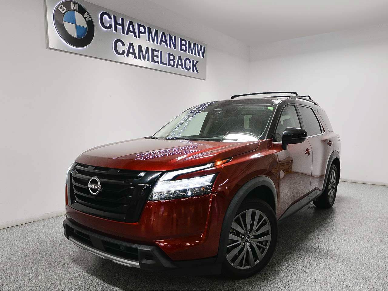Used 2024 Nissan Pathfinder SL w/ SL Premium Package FWD image 1