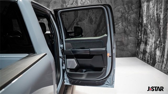 Used 2025 Ford F450 Platinum w/ FX4 Off-Road Package image 16