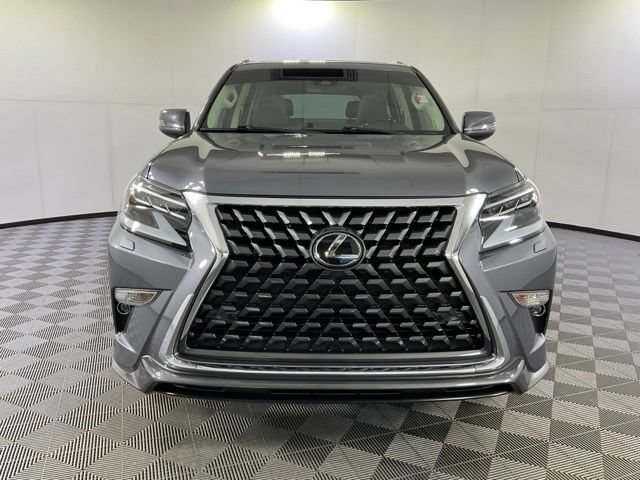 Used 2023 Lexus GX 460 Premium w/ Accessory Package AWD/4WD image 2