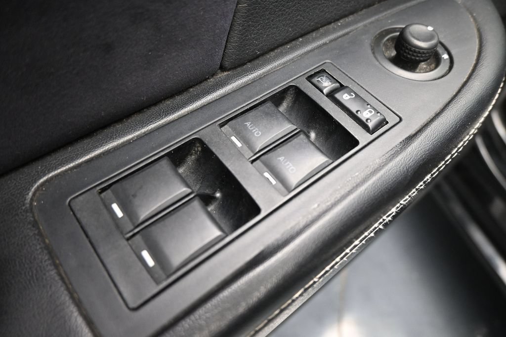 Used 2013 Chrysler 200 Limited FWD image 11