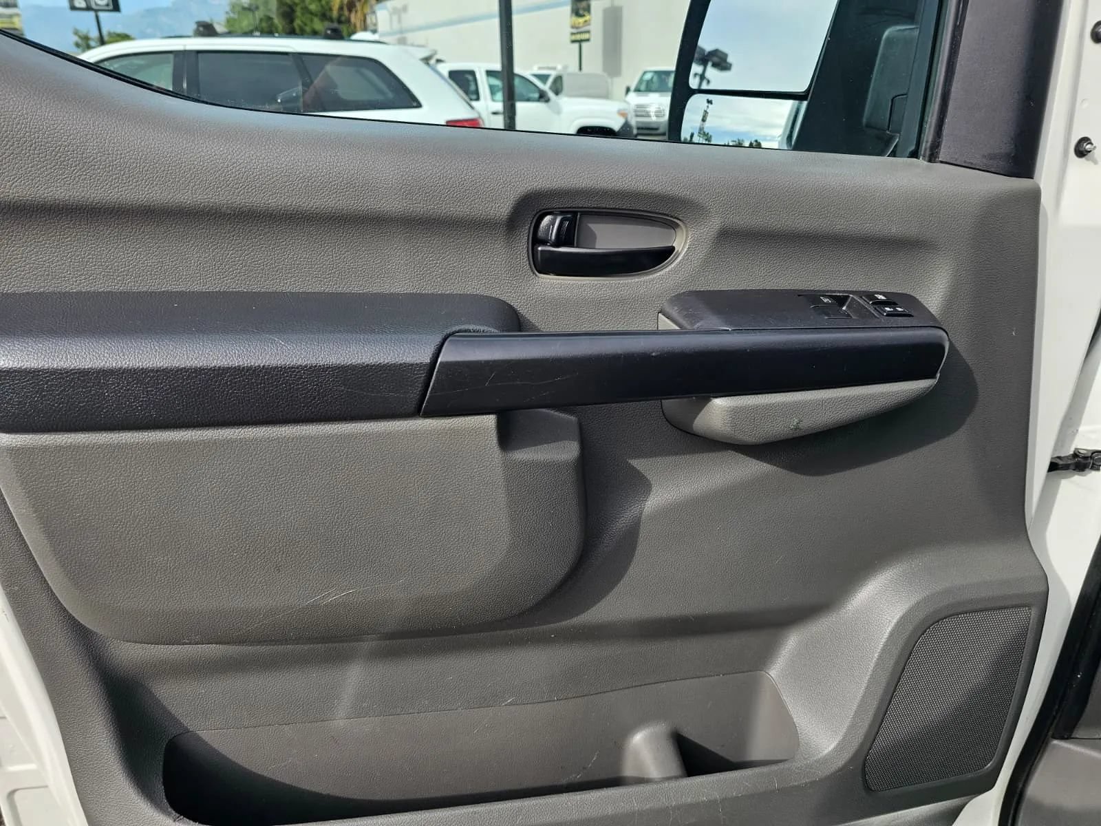 Used 2020 Nissan NV 1500 S RWD image 9