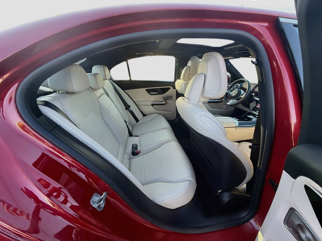 Used 2025 Mercedes-Benz C 300 4MATIC Sedan image 30
