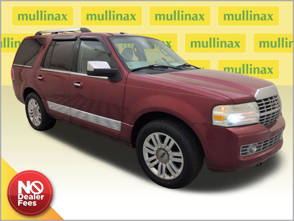 Used 2014 Lincoln Navigator 2WD image 1