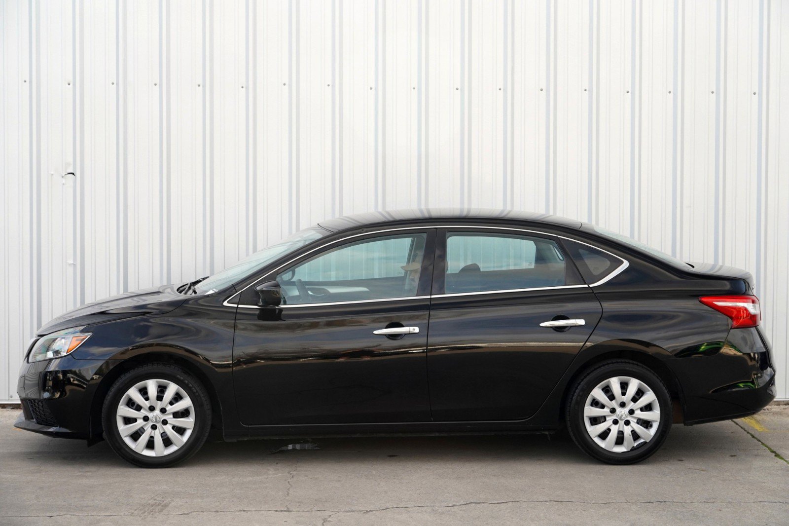 Used 2018 Nissan Sentra S image 41