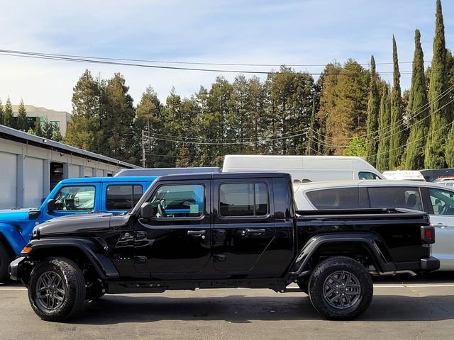 New 2026 Jeep Gladiator Sport image 7