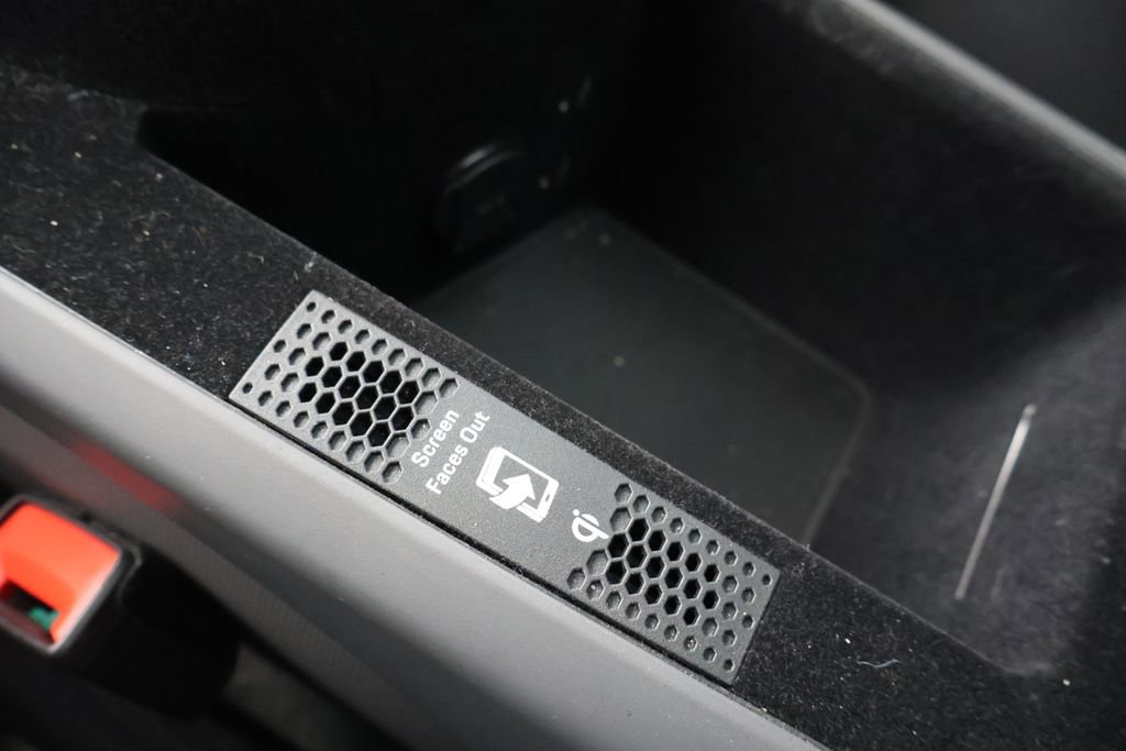 Used 2022 Porsche Taycan image 21