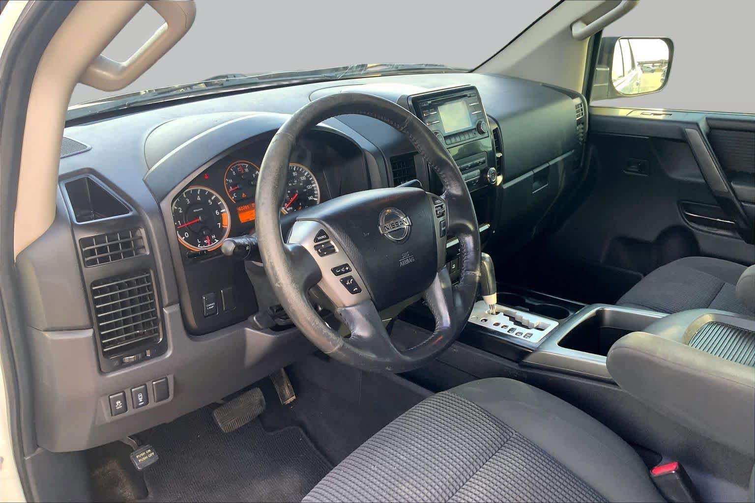 Used 2014 Nissan Titan SV w/ SV Value Truck Package RWD image 18
