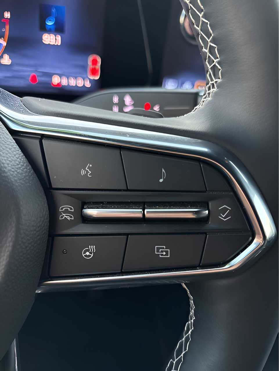 Used 2025 Chevrolet Traverse LT image 27