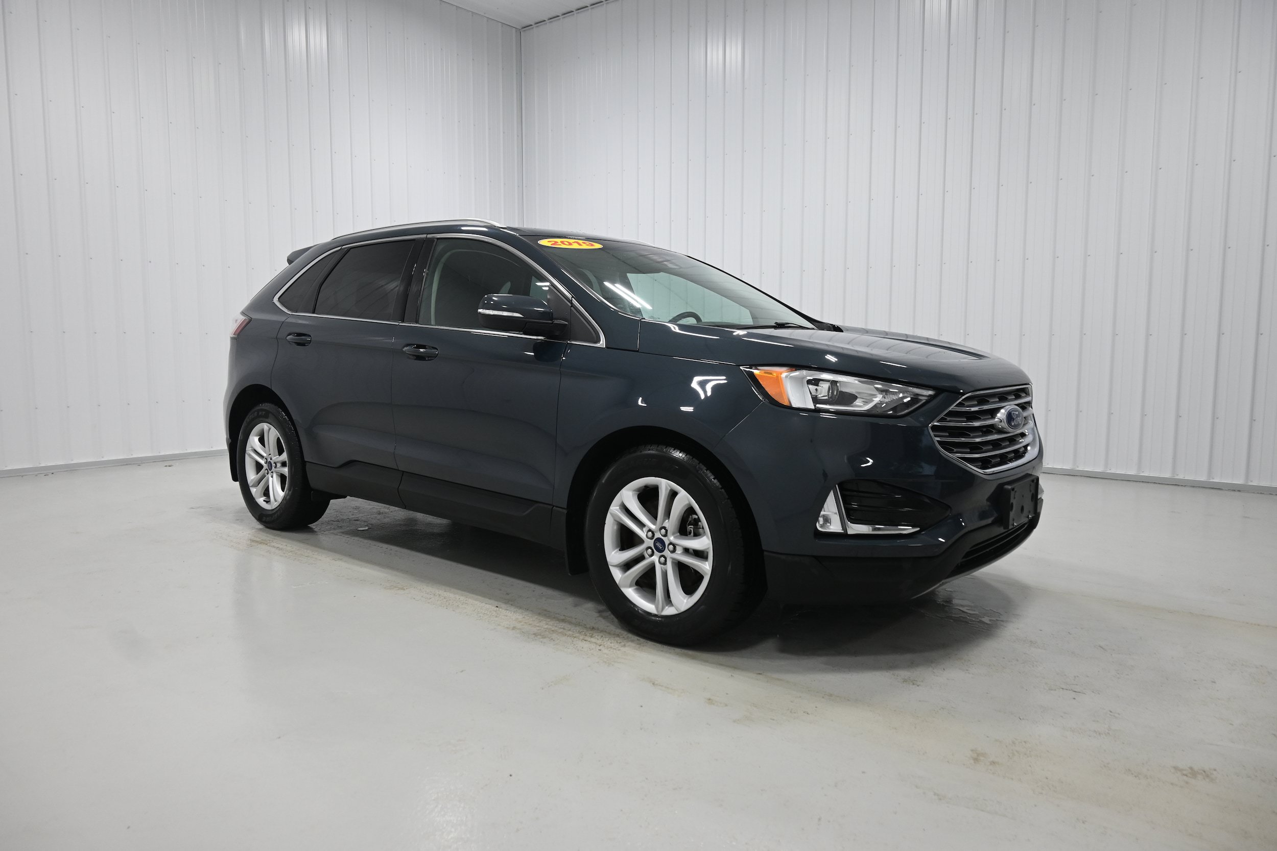 Used 2019 Ford Edge SEL AWD/4WD image 3