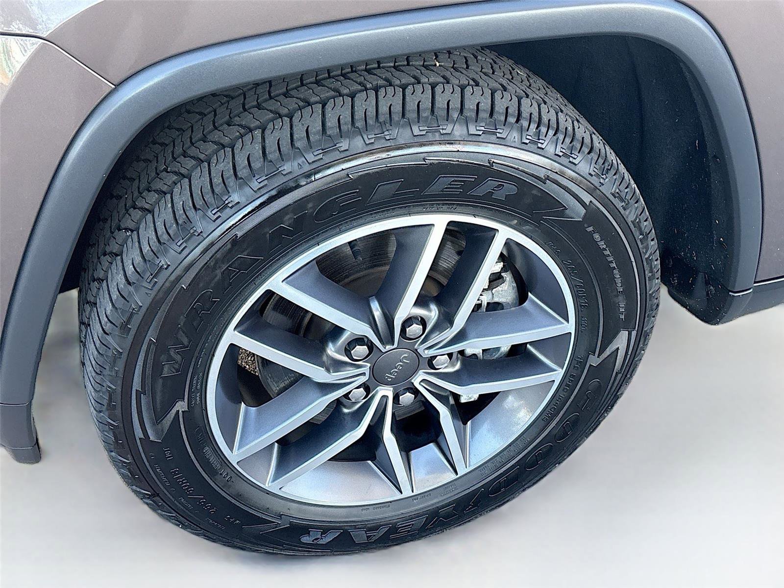 Used 2021 Jeep Grand Cherokee Limited w/ Premium Lighting Group image 36