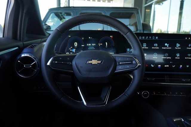 New 2025 Chevrolet Equinox EV LT image 15