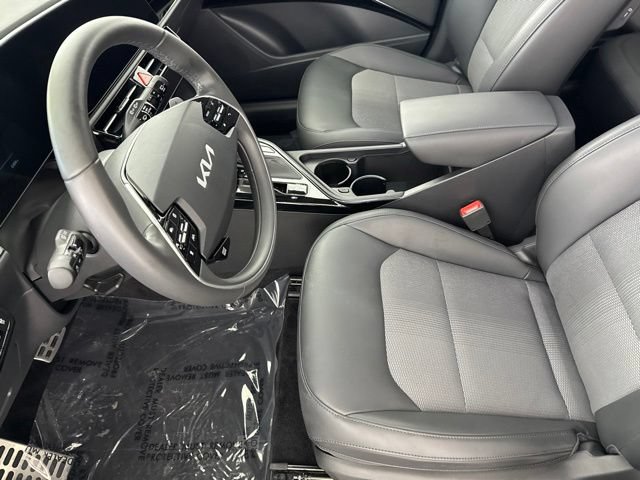 Certified 2025 Kia Niro EX Touring FWD image 22