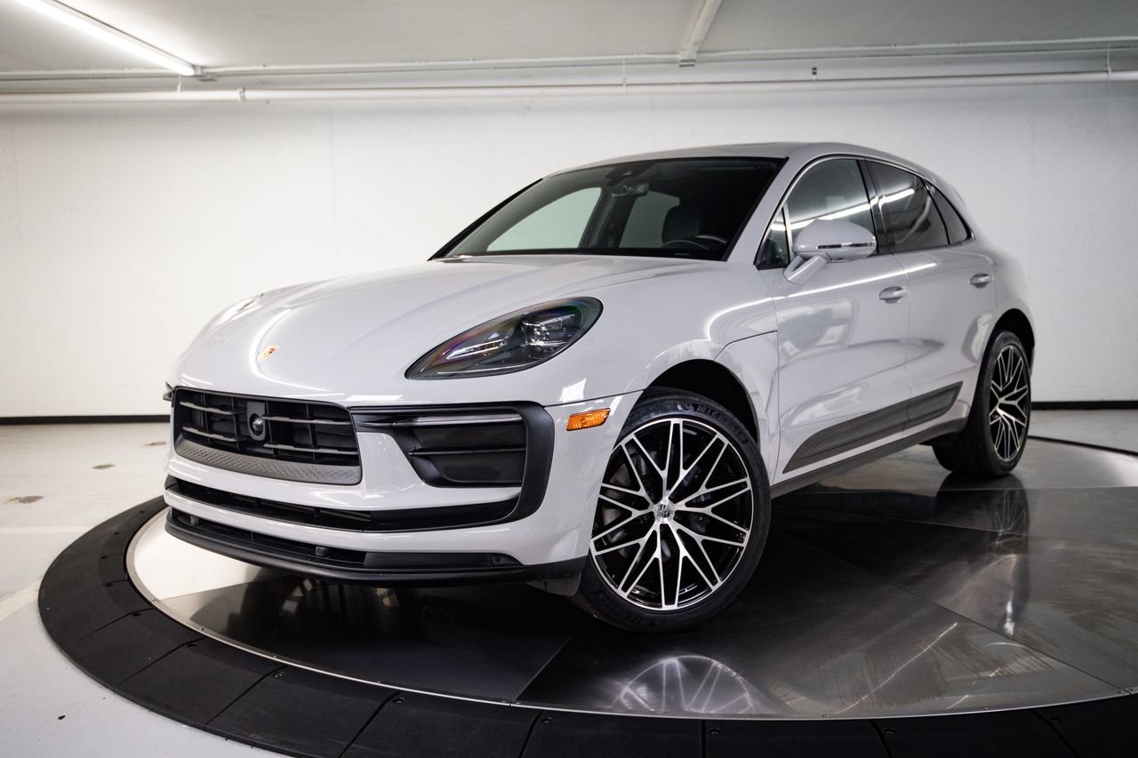 Certified 2023 Porsche Macan AWD/4WD image 1