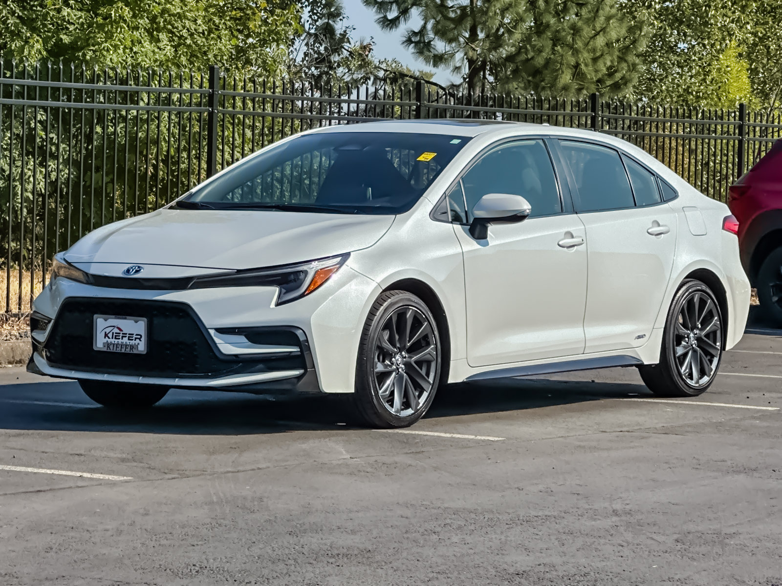 Used 2025 Toyota Corolla SE w/ SE Premium Package AWD/4WD image 8
