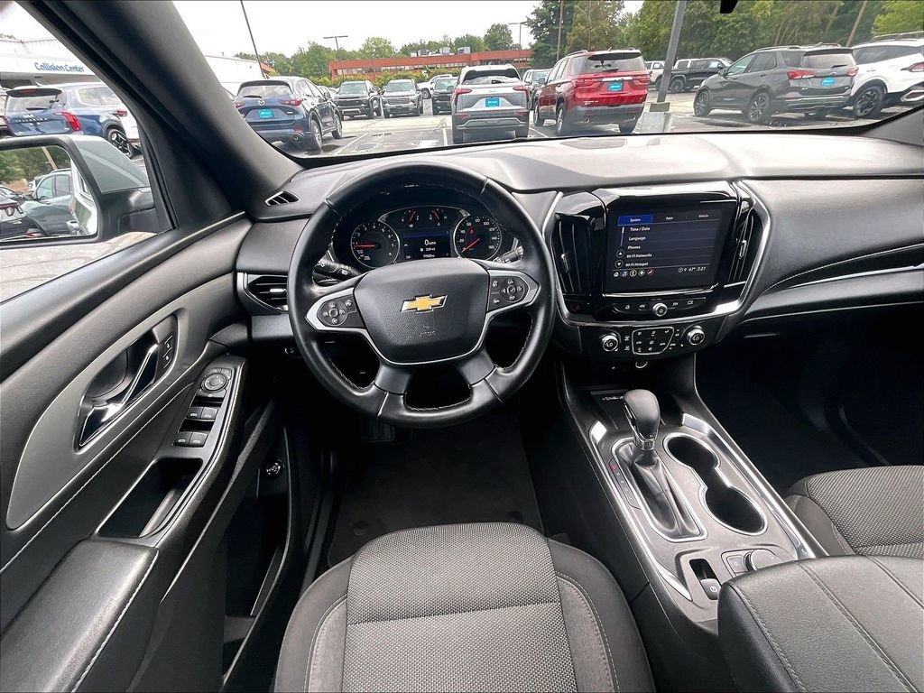 Used 2023 Chevrolet Traverse LT AWD/4WD image 17