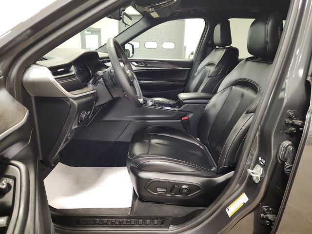 Used 2026 Jeep Grand Cherokee Limited AWD/4WD image 11