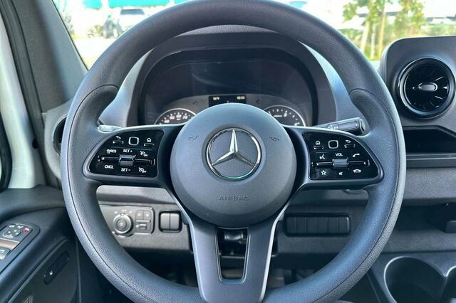 Used 2024 Mercedes-Benz Sprinter 3500 image 18