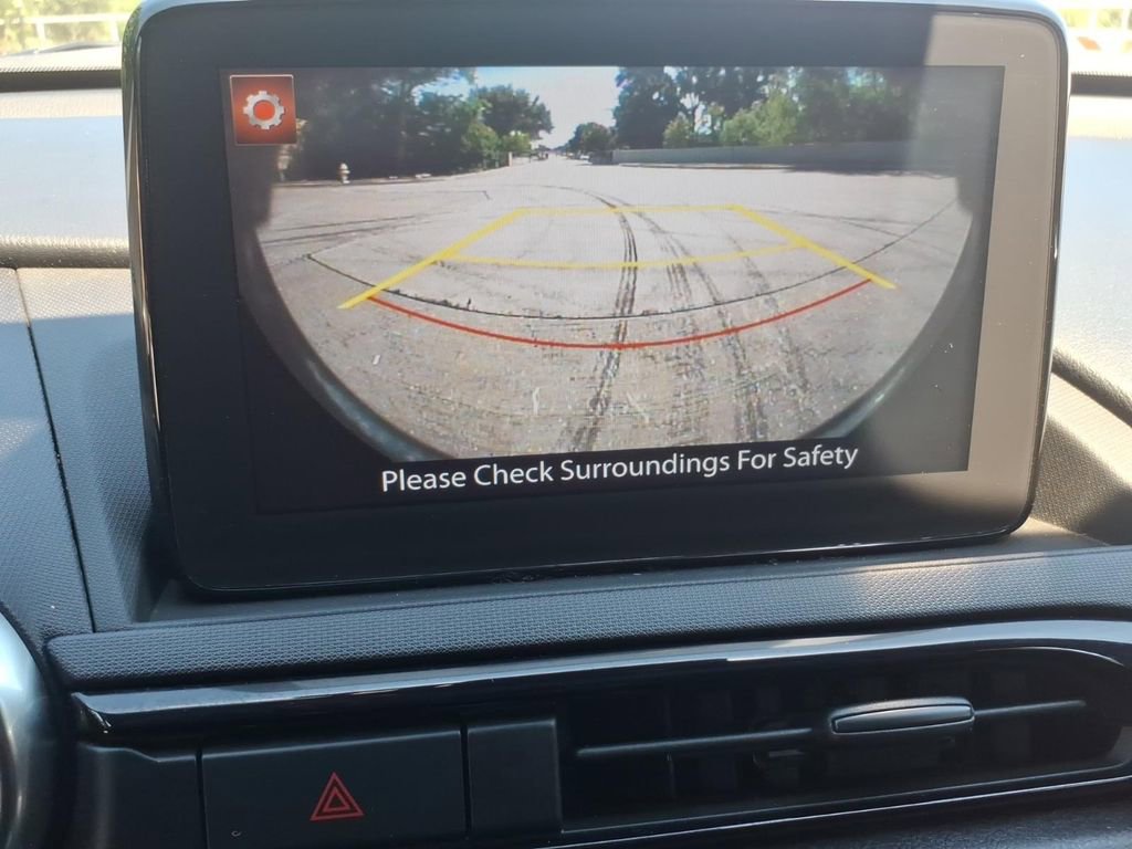 Used 2022 MAZDA MX-5 Miata RF Grand Touring RWD image 10