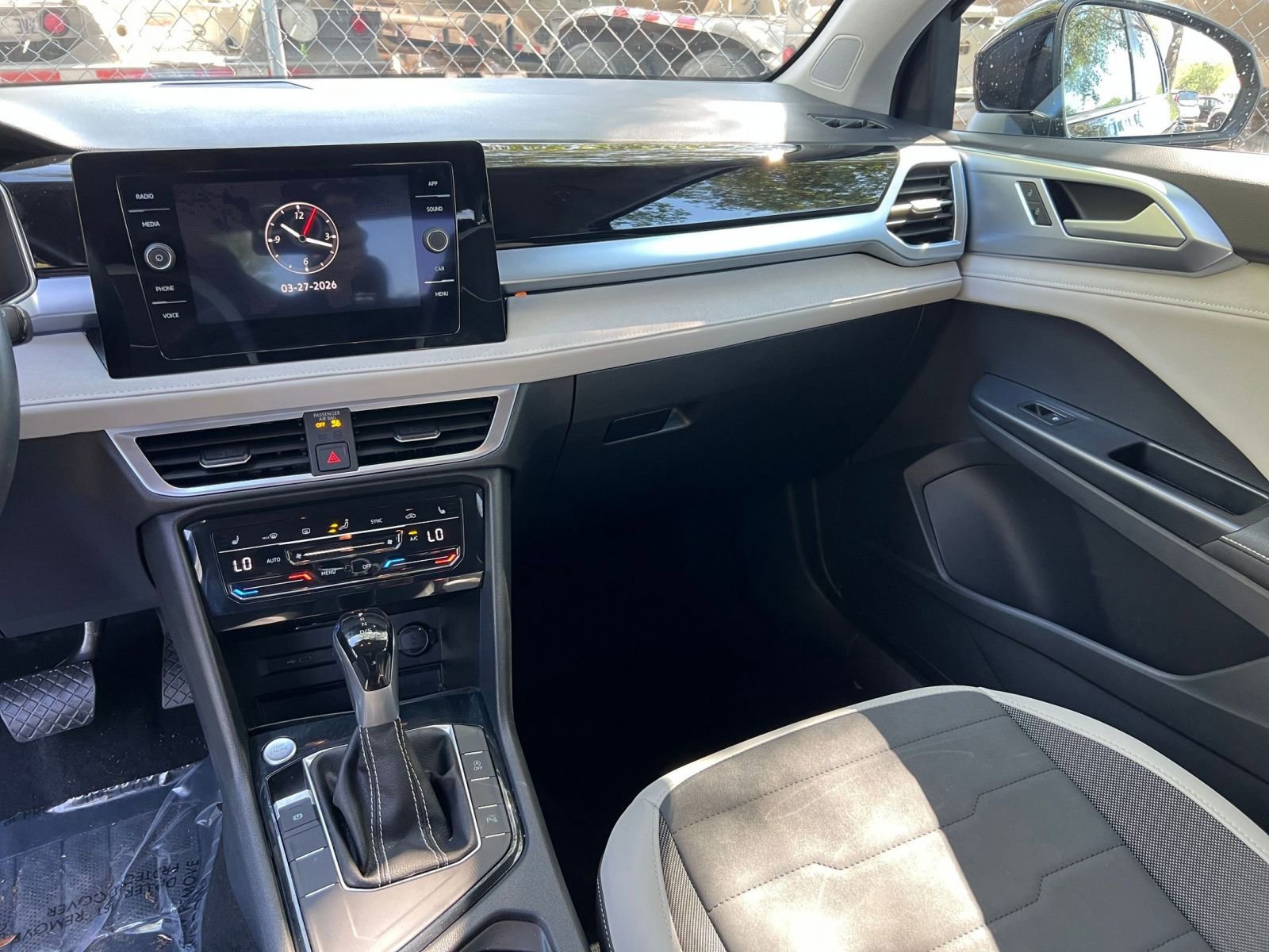 Used 2025 Volkswagen Taos SE FWD image 36