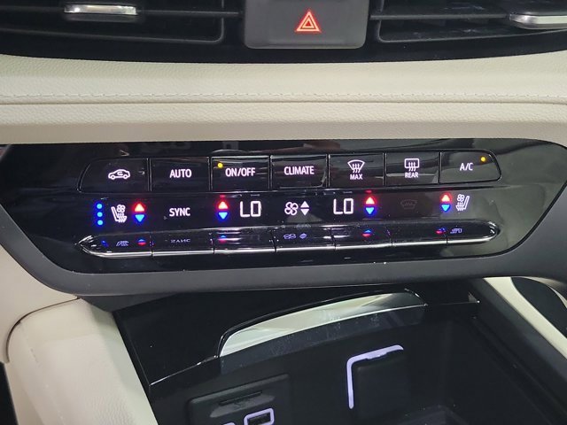 Used 2022 Buick Envision Avenir w/ Technology Package II image 33