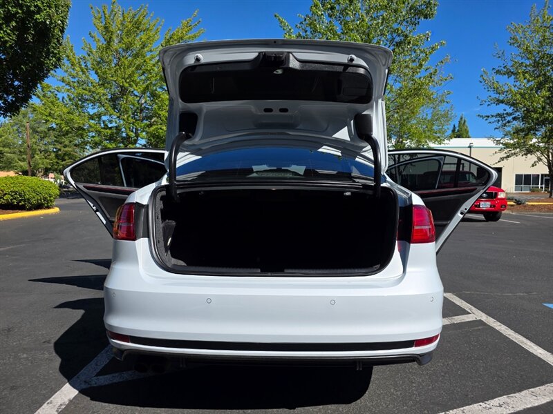 Used 2017 Volkswagen Jetta GLI FWD image 30