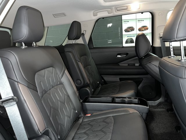 New 2026 Nissan Pathfinder Platinum w/ Cargo Package AWD/4WD image 14