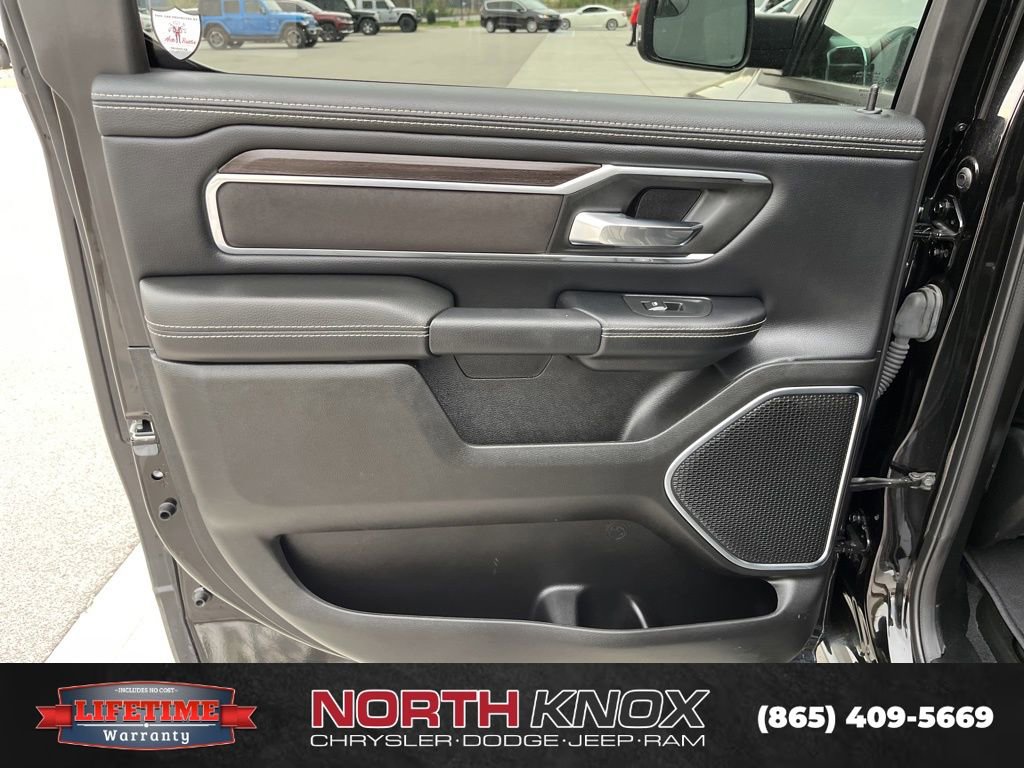 Used 2025 RAM 1500 Laramie w/ Sport Appearance Package AWD/4WD image 18