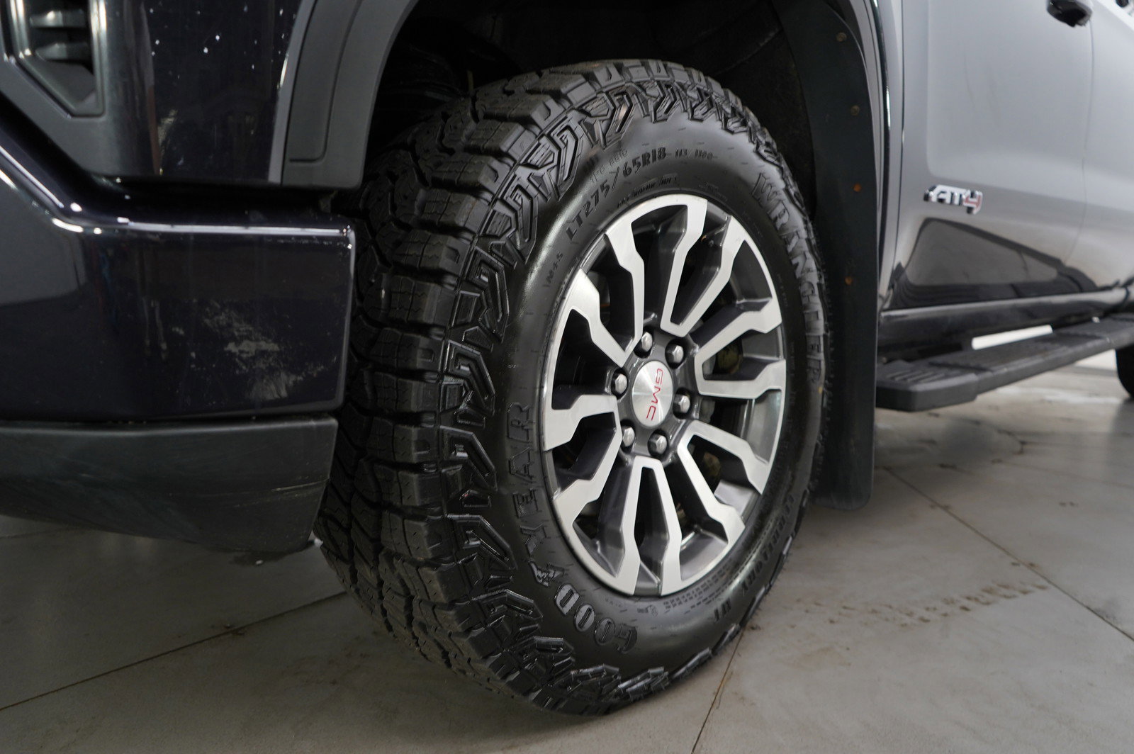 Used 2022 GMC Sierra 1500 AT4 image 30