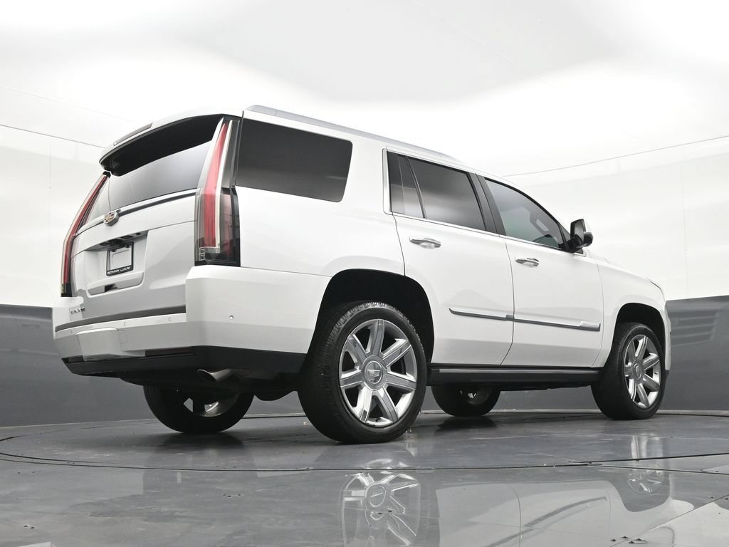 Used 2019 Cadillac Escalade Premium Luxury RWD image 28