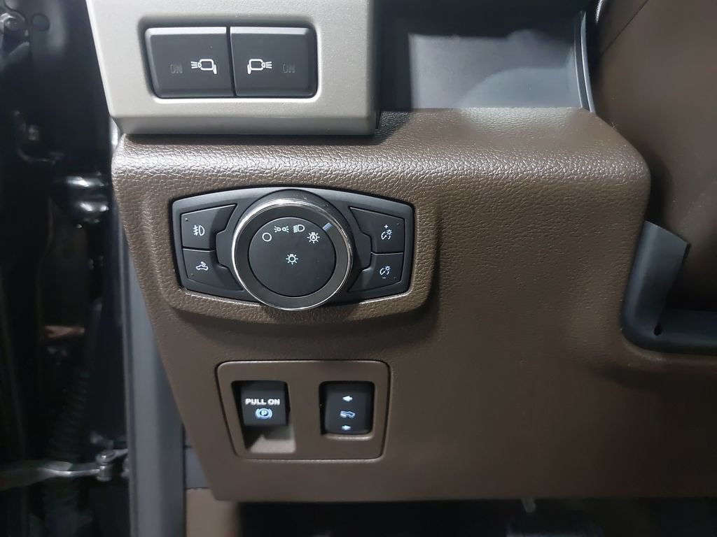 Used 2020 Ford F150 King Ranch w/ Equipment Group 601A Luxury AWD/4WD image 25