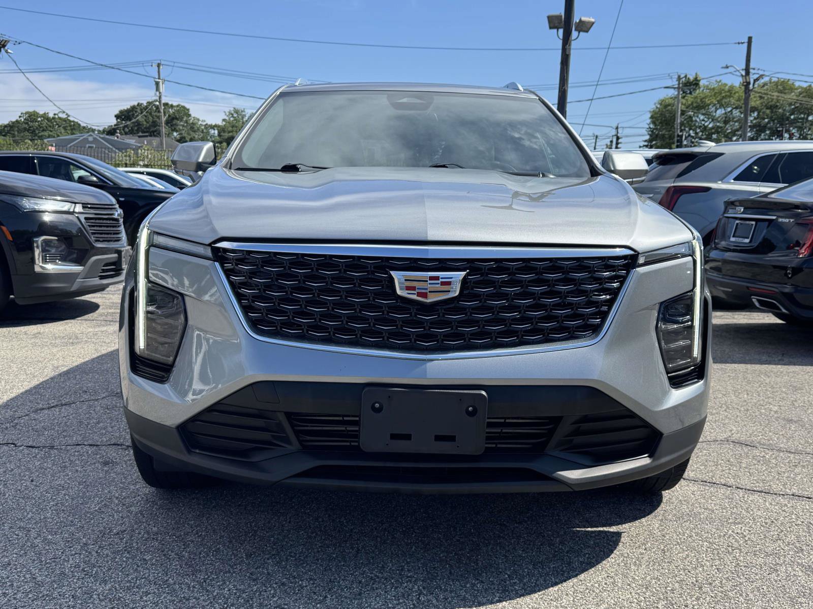 Certified 2024 Cadillac XT4 Luxury w/ Cold Weather Package AWD/4WD image 2